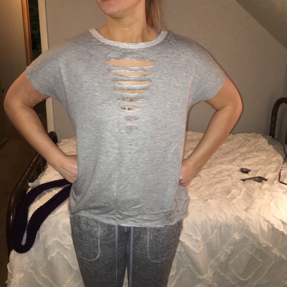 SWEATSHIRT MATERIAL TEE